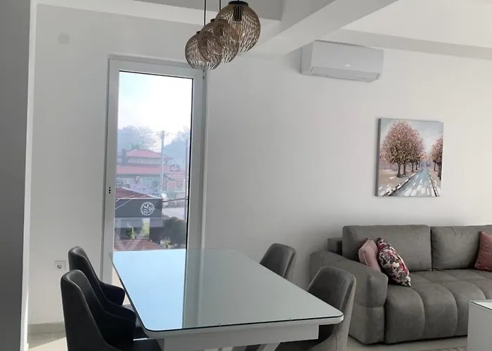 Gold Apartment