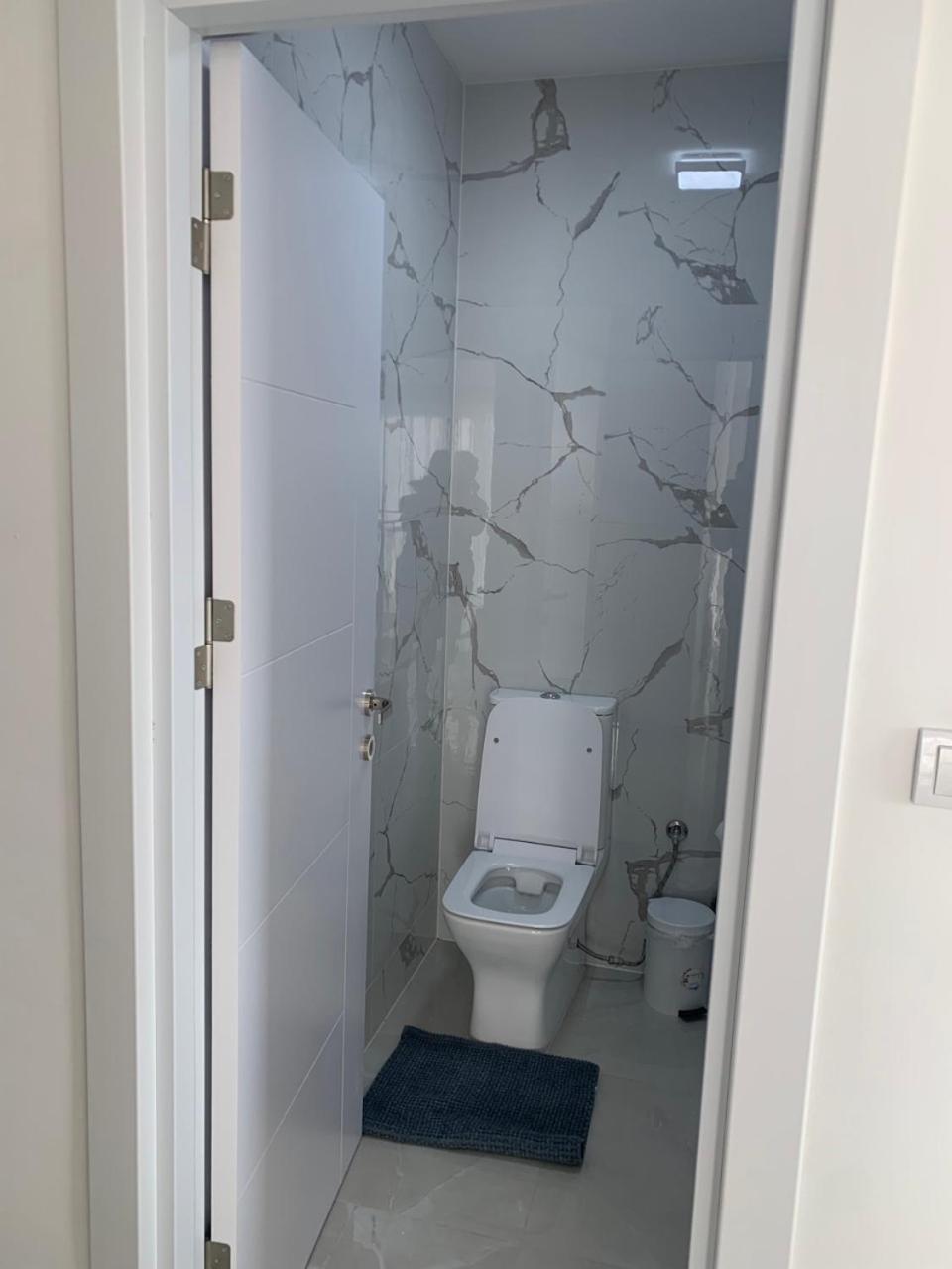 Apartment Gold